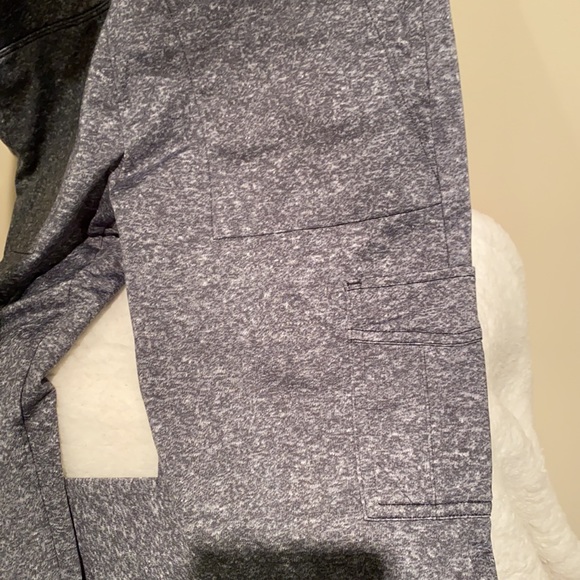 SMALL not medium PINK cargo legging - Picture 5 of 8